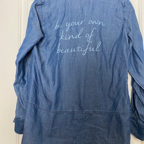 NWT New York & Company Split Back Graphic Blouse in Indigo Blue Size Small - Picture 2 of 13